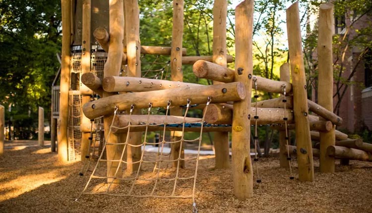 Dichtbij nieuwe speeltuin