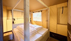 Safaritent Cottage - ouderslaapkamer