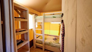 Safaritent Cottage - de kinderslaapkamer is voorzien van stapelbed