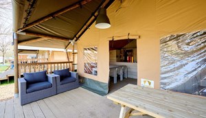 Safaritent Cottage - op het zalige terras is het heerlijk buiten leven