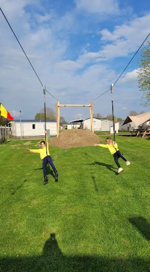 Fabulous Mama Magazine - de meiden sprongen direct op de kabelbaan